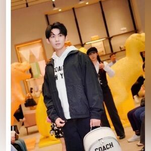 COACH Black Monogram Signature Men's Windbreaker‎ Thailand Marked as XL slim fit